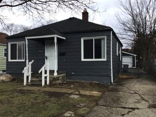 19453 Roscommon Street, Harper Woods, MI 48225