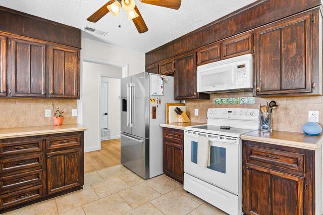 1706 Lynx CIR, Harker Heights, TX 76548