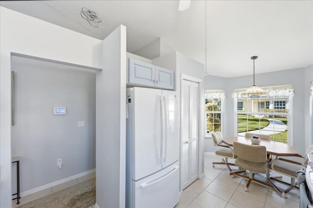 1827 Aynsley Way 5, Vero Beach, FL 32966