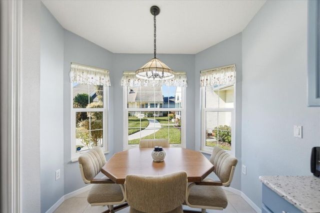 1827 Aynsley Way 5, Vero Beach, FL 32966