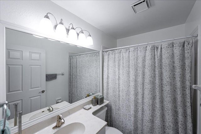 1827 Aynsley Way 5, Vero Beach, FL 32966