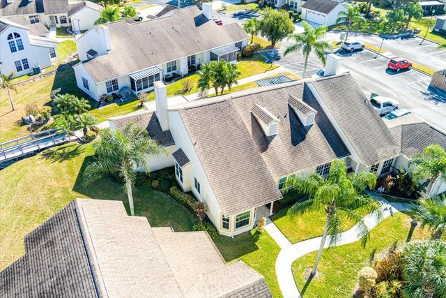 1827 Aynsley Way 5, Vero Beach, FL 32966