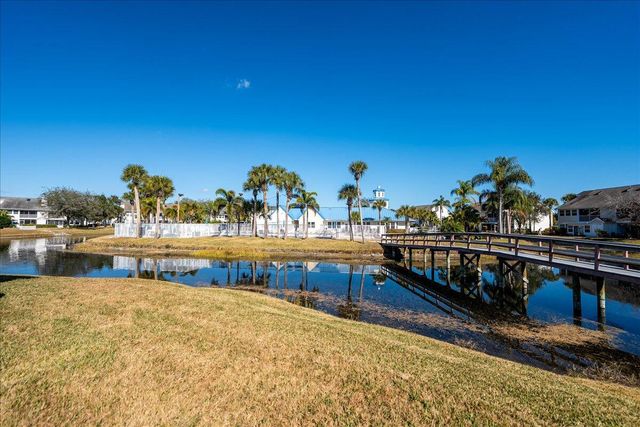 1827 Aynsley Way 5, Vero Beach, FL 32966