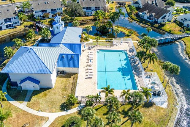 1827 Aynsley Way 5, Vero Beach, FL 32966