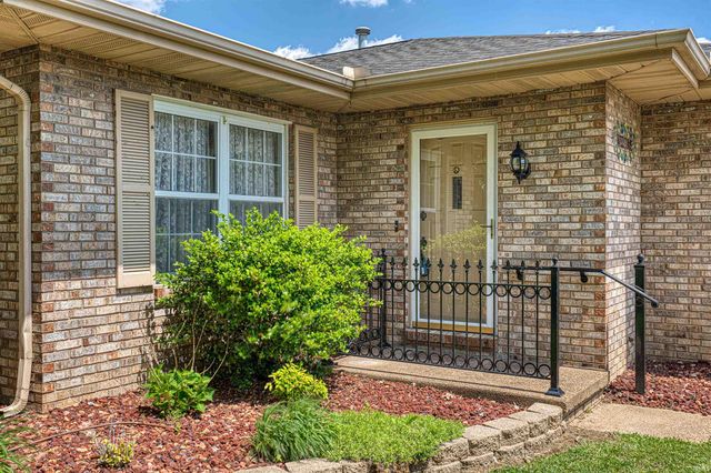 3802 Maxwell Court, Evansville, IN 47715
