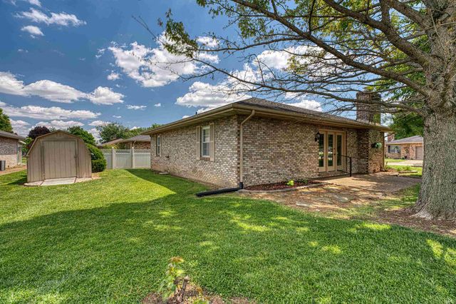 3802 Maxwell Court, Evansville, IN 47715