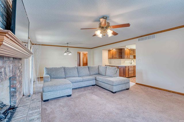 3802 Maxwell Court, Evansville, IN 47715