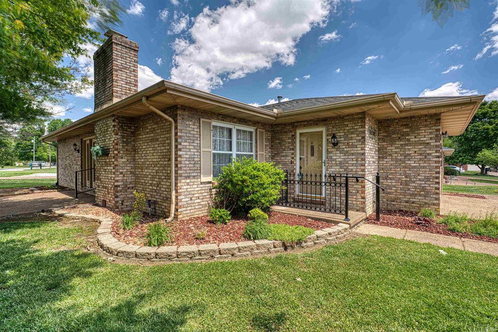 3802 Maxwell Court, Evansville, IN 47715