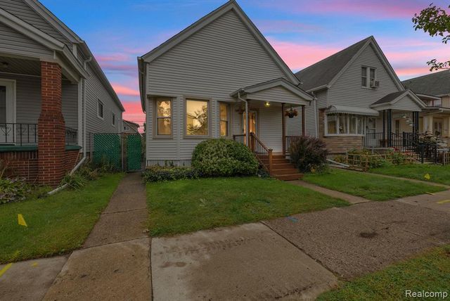 2176 Trowbridge Street, Hamtramck, MI 48212