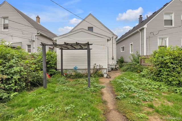 2176 Trowbridge Street, Hamtramck, MI 48212
