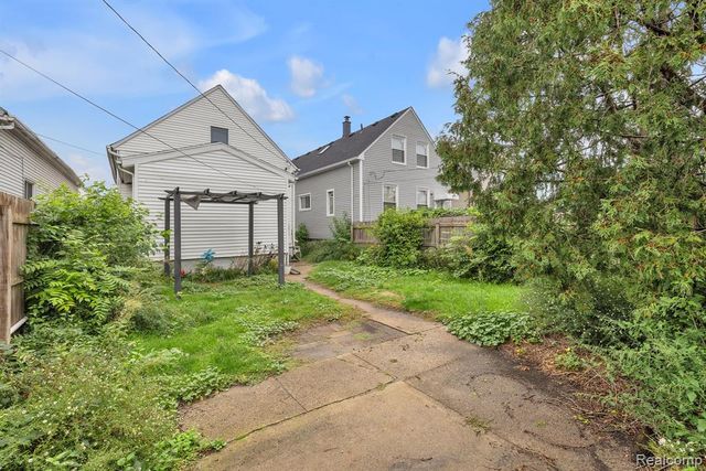 2176 Trowbridge Street, Hamtramck, MI 48212