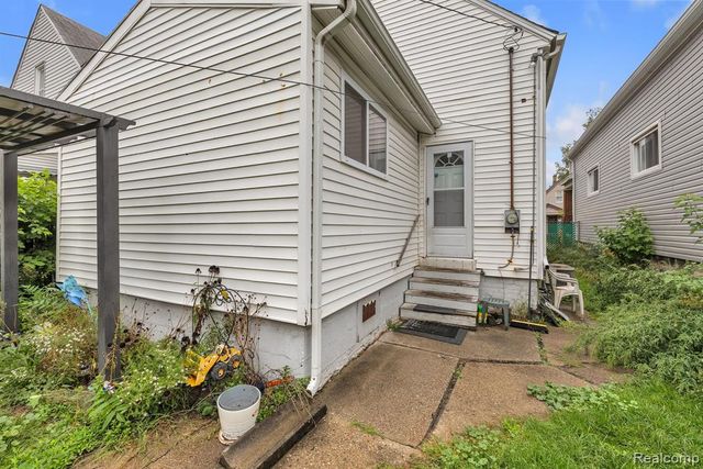 2176 Trowbridge Street, Hamtramck, MI 48212