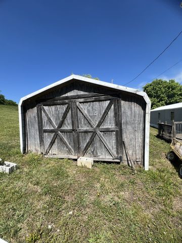 23 Preston Ln, Elmwood, TN 38560
