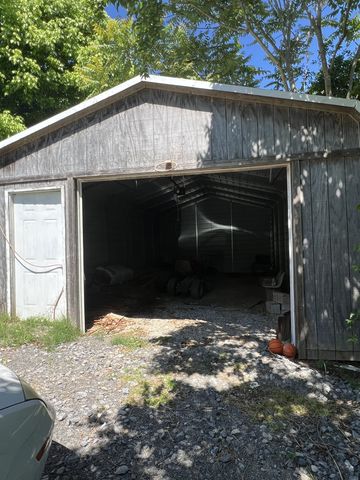 23 Preston Ln, Elmwood, TN 38560