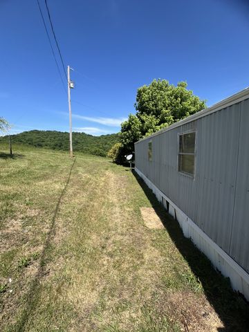 23 Preston Ln, Elmwood, TN 38560