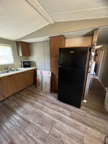 23 Preston Ln, Elmwood, TN 38560