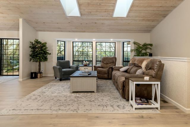 17678 Minnow Way, Penn Valley, CA 95946