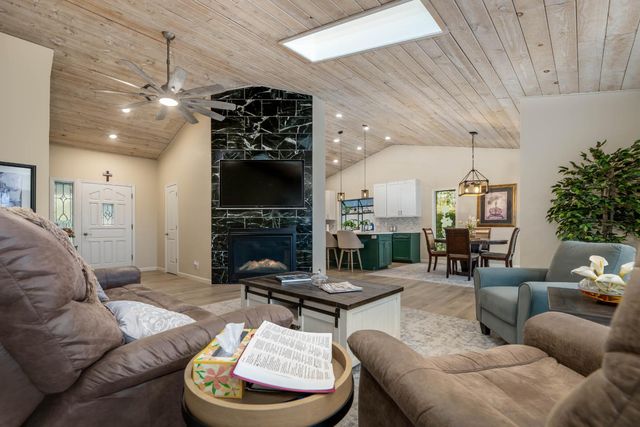 17678 Minnow Way, Penn Valley, CA 95946