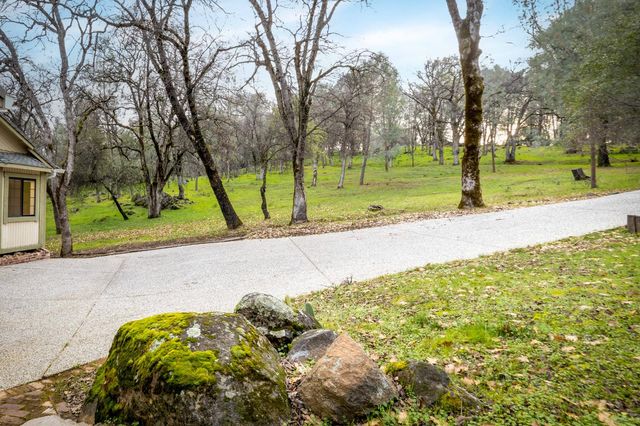 17678 Minnow Way, Penn Valley, CA 95946