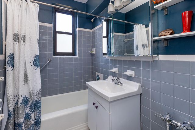 2550 Independence Avenue 6CD, Bronx, NY 10463