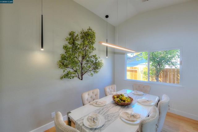 118 Sparrow Dr, Hercules, CA 94547