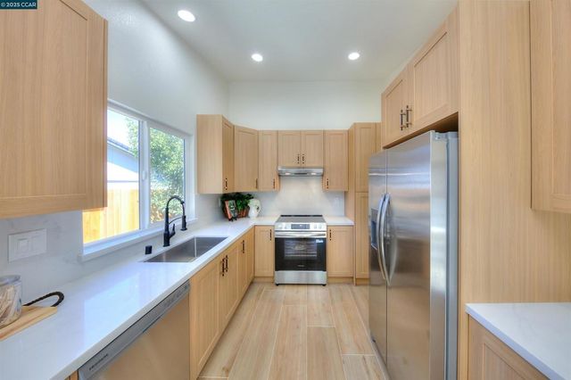 118 Sparrow Dr, Hercules, CA 94547