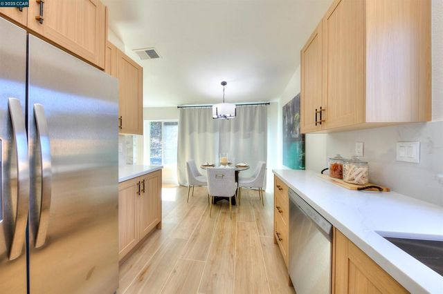 118 Sparrow Dr, Hercules, CA 94547