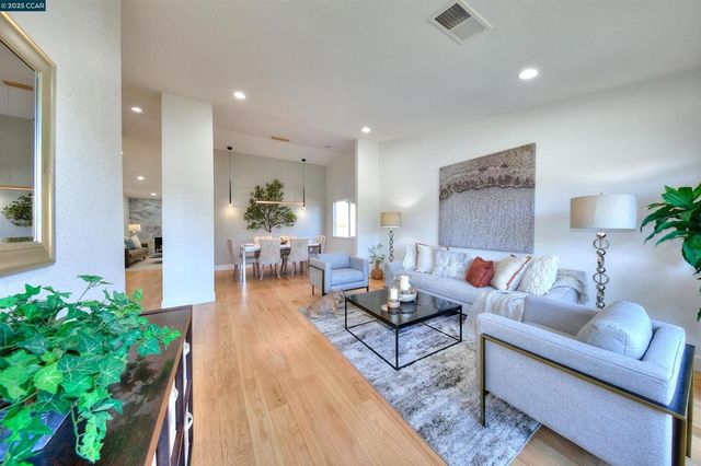 118 Sparrow Dr, Hercules, CA 94547