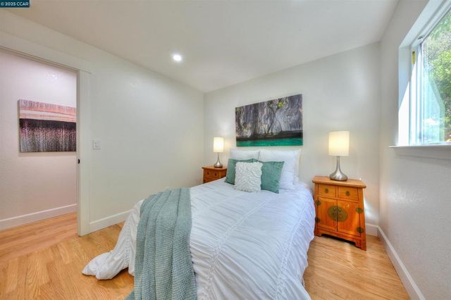 118 Sparrow Dr, Hercules, CA 94547