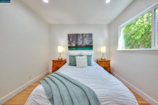 118 Sparrow Dr, Hercules, CA 94547