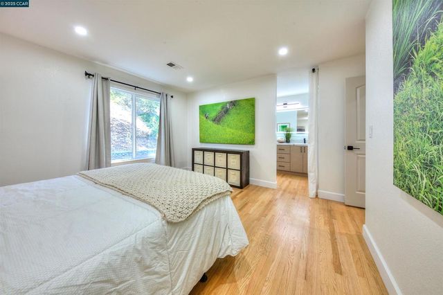 118 Sparrow Dr, Hercules, CA 94547