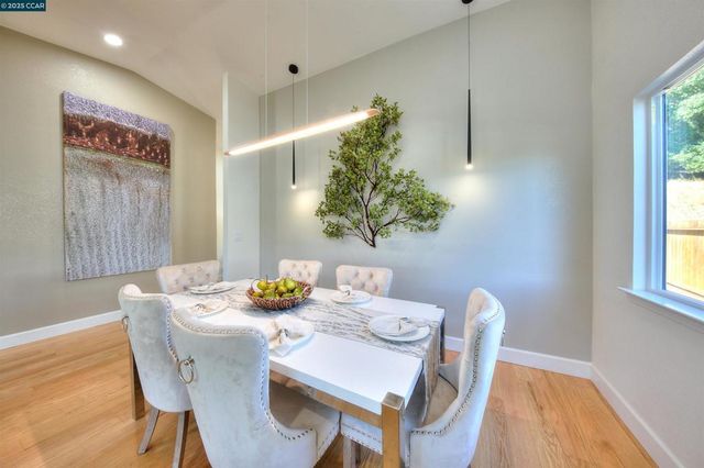 118 Sparrow Dr, Hercules, CA 94547