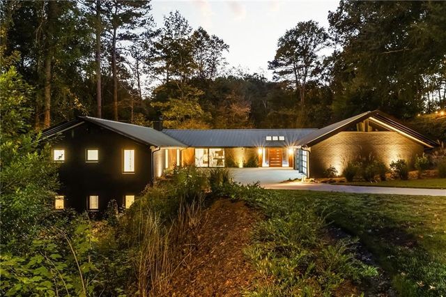 585 Amberidge Trail, Atlanta, GA 30328