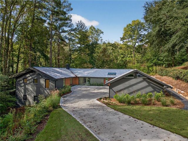 585 Amberidge Trail, Atlanta, GA 30328