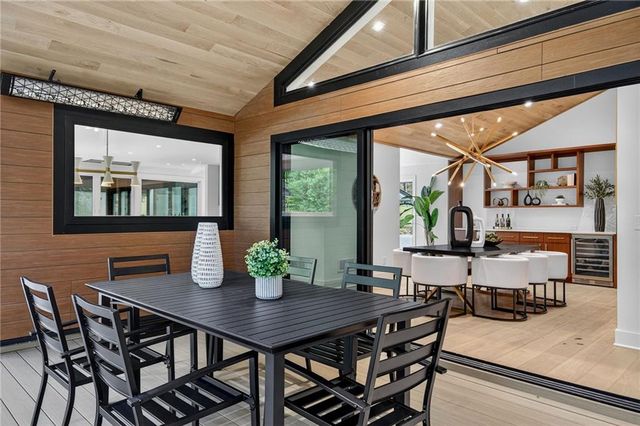 585 Amberidge Trail, Atlanta, GA 30328