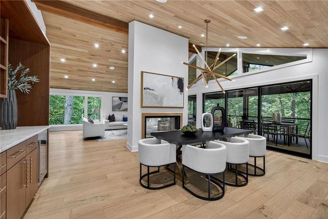 585 Amberidge Trail, Atlanta, GA 30328