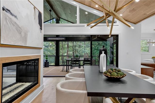 585 Amberidge Trail, Atlanta, GA 30328