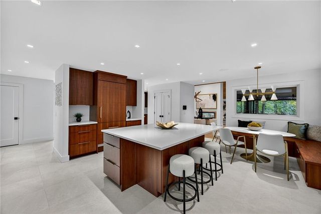 585 Amberidge Trail, Atlanta, GA 30328