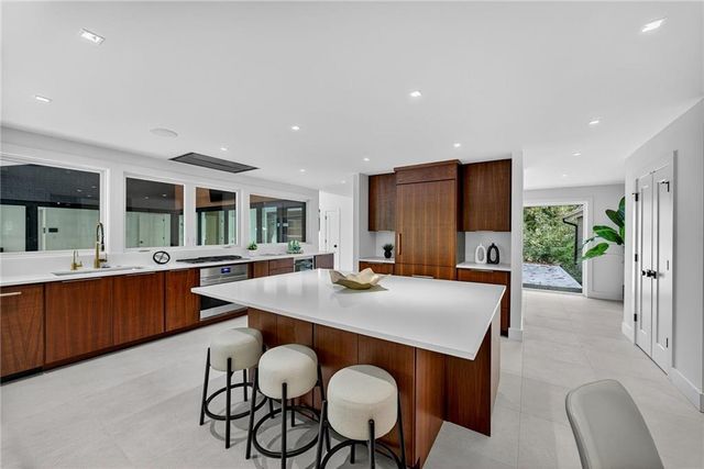 585 Amberidge Trail, Atlanta, GA 30328