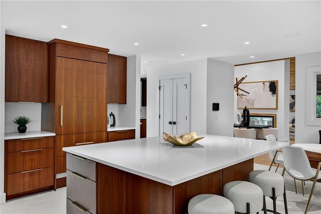 585 Amberidge Trail, Atlanta, GA 30328