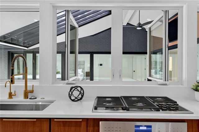 585 Amberidge Trail, Atlanta, GA 30328