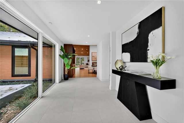 585 Amberidge Trail, Atlanta, GA 30328