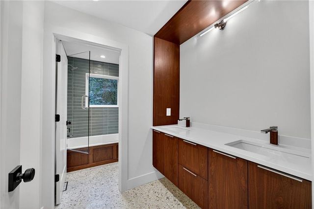 585 Amberidge Trail, Atlanta, GA 30328