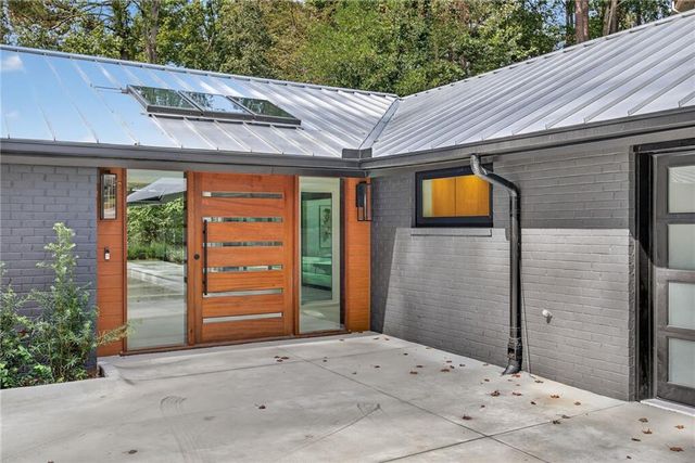 585 Amberidge Trail, Atlanta, GA 30328