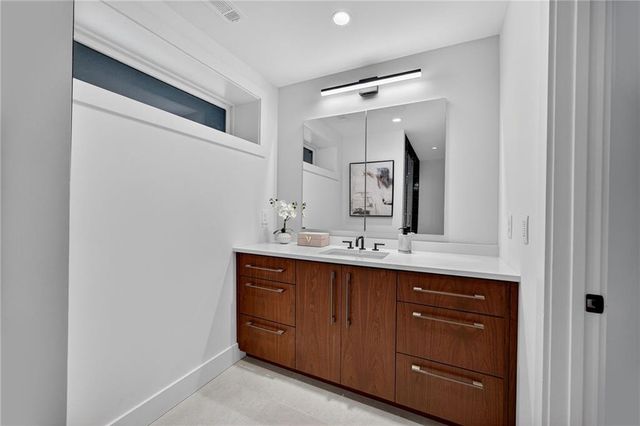 585 Amberidge Trail, Atlanta, GA 30328