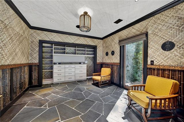 585 Amberidge Trail, Atlanta, GA 30328