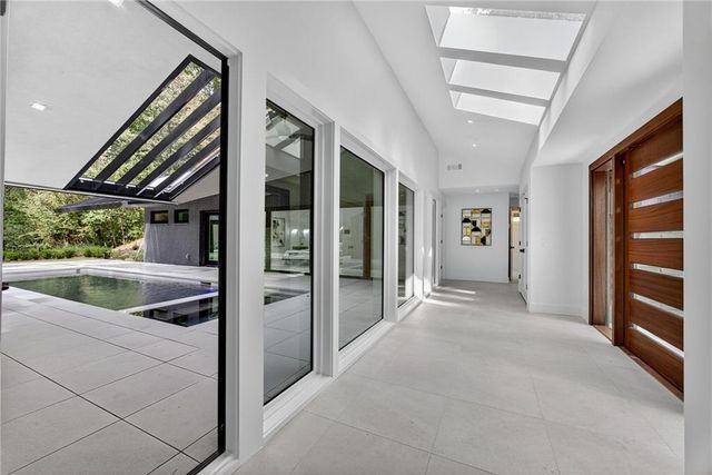 585 Amberidge Trail, Atlanta, GA 30328