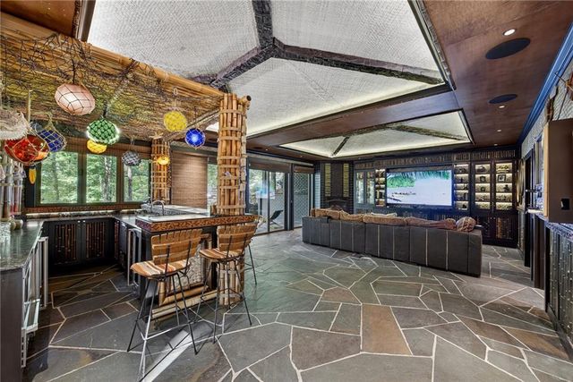 585 Amberidge Trail, Atlanta, GA 30328