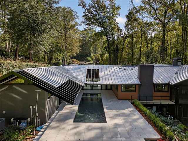 585 Amberidge Trail, Atlanta, GA 30328