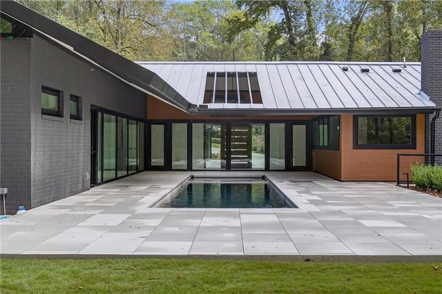 585 Amberidge Trail, Atlanta, GA 30328